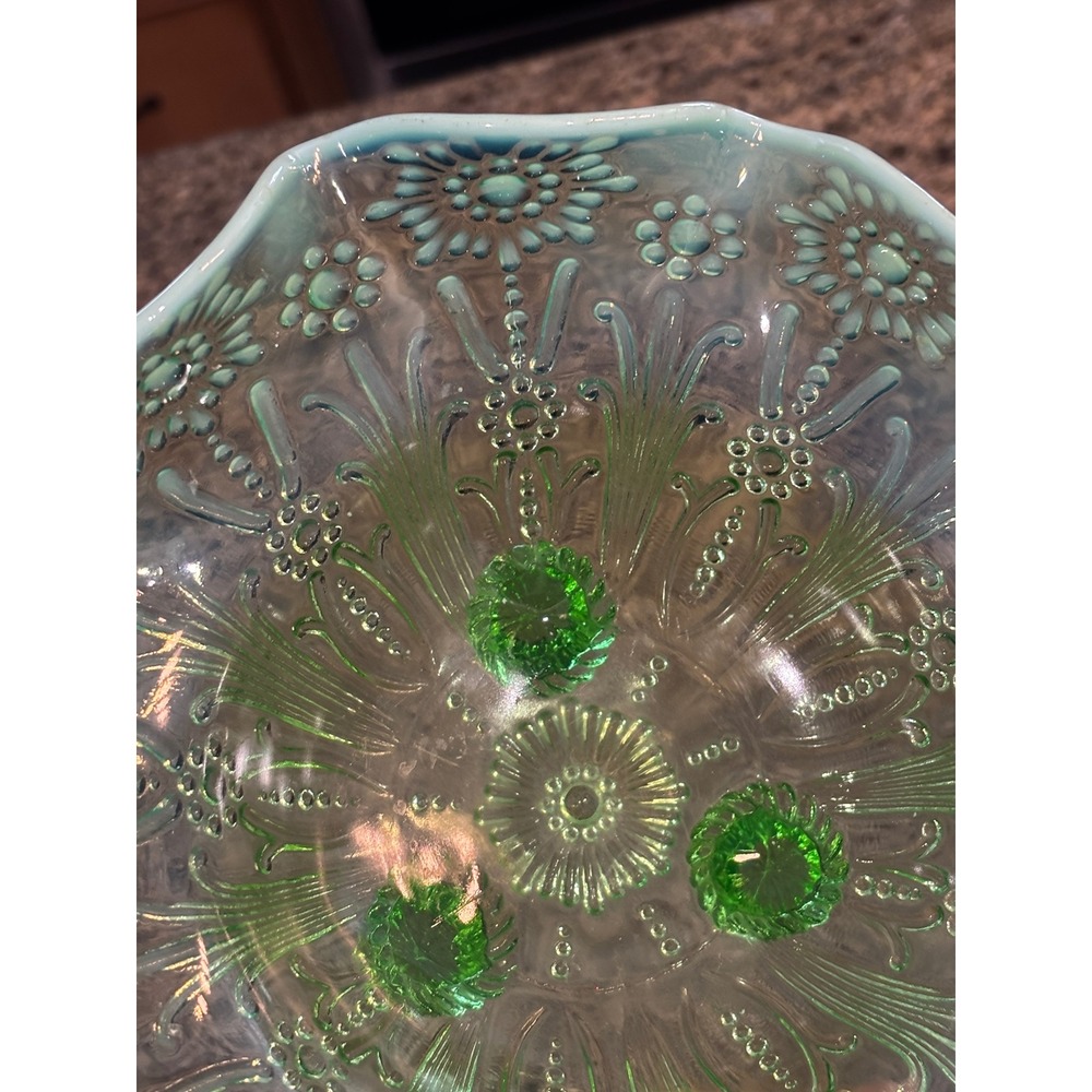 Vtg Northwood Green Daisy and Fern Ruffled 3 Footed Glass Depression Bowl 10" - Picture 4 of 4